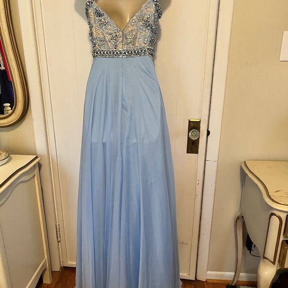 NWT | Sherri Hill Gown!!! - Picture 6 of 15